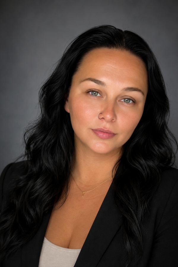 Cruise Brothers Travel Agent Julie White